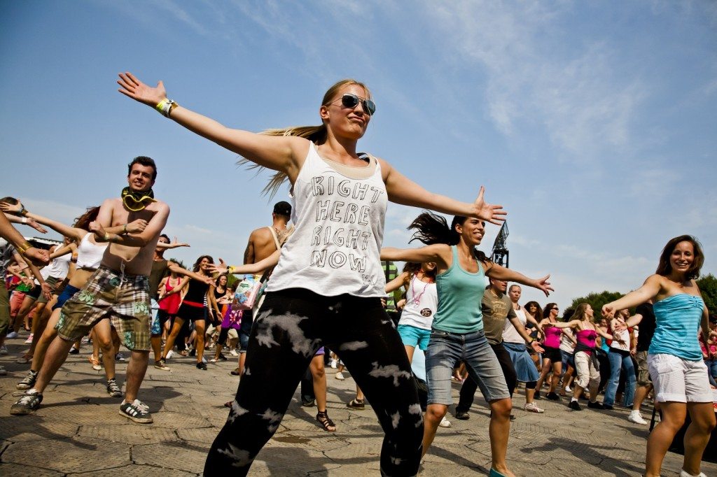 Flashmob Fun on the way to the Arcade