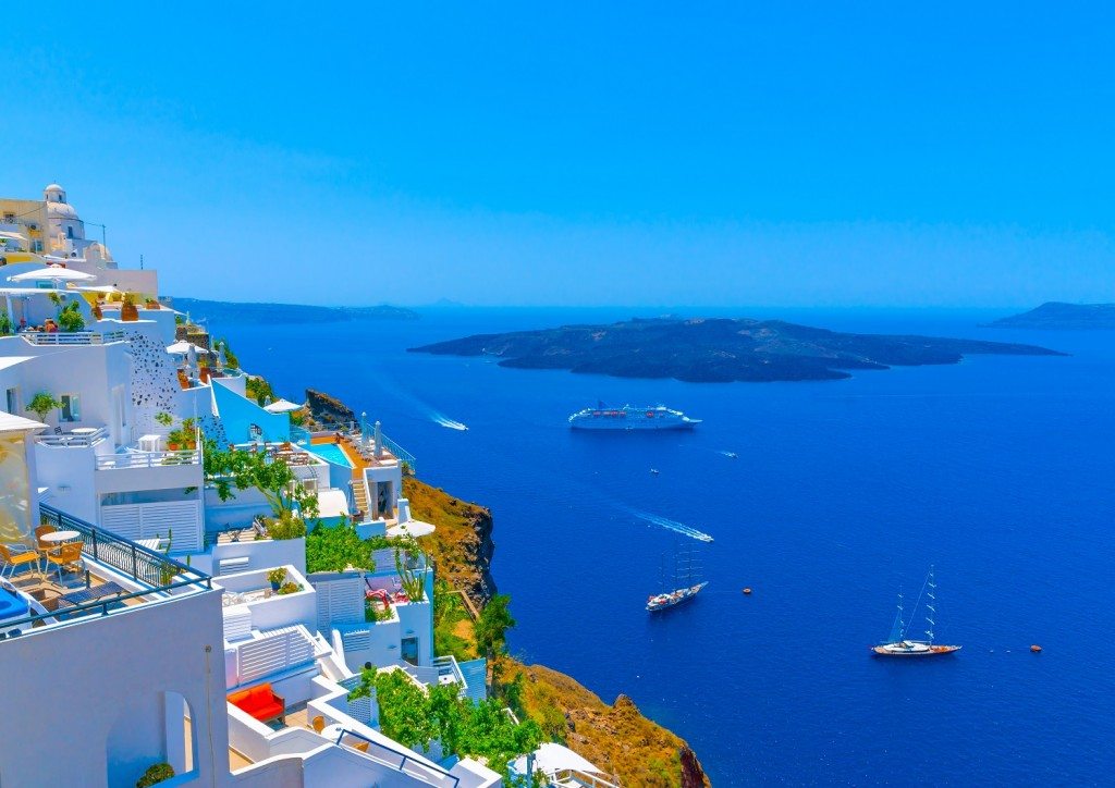 Top 10 Tourist Spots for the Traveler on a Budget 8 Greece
