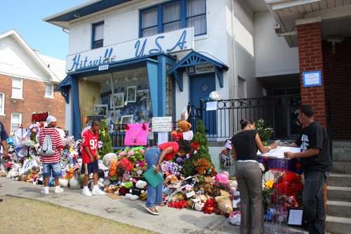 Top 10 Facts About Michael Jackson the King of Pop 6 Fans gathered to commemorate Michael Jackson following his untimely death