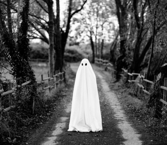 Are Ghosts Real? Here Are 10 Reasons You Should Believe!