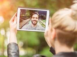 10 Ways to Survive a Long Distance Relationship